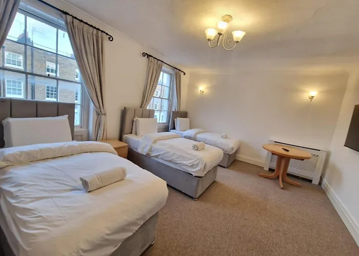 Baker Street Apartments
